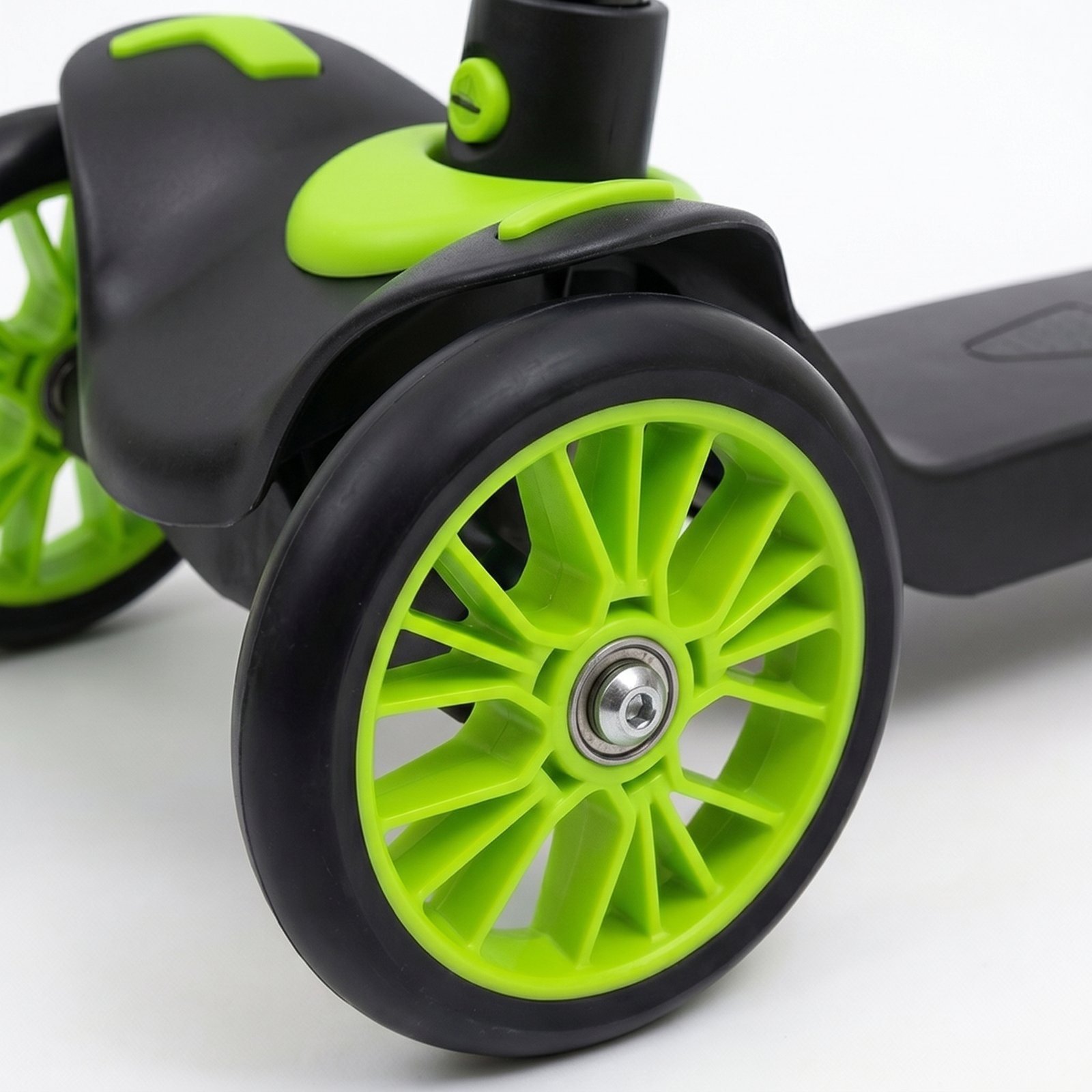 change_the_yellow-black_color_scooter_202604300228